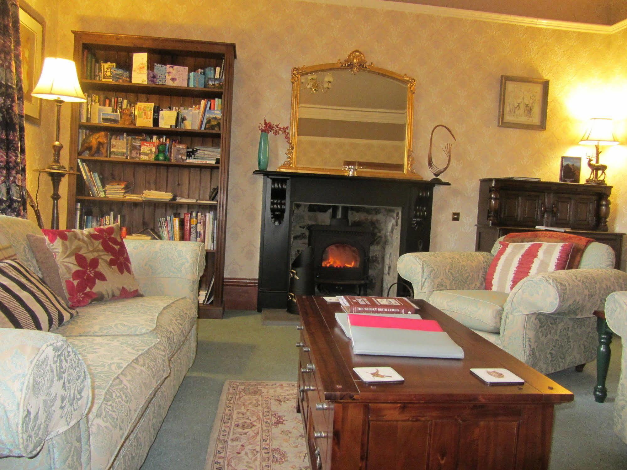 Rossmor Bed & Breakfast Grantown-on-Spey Eksteriør bilde