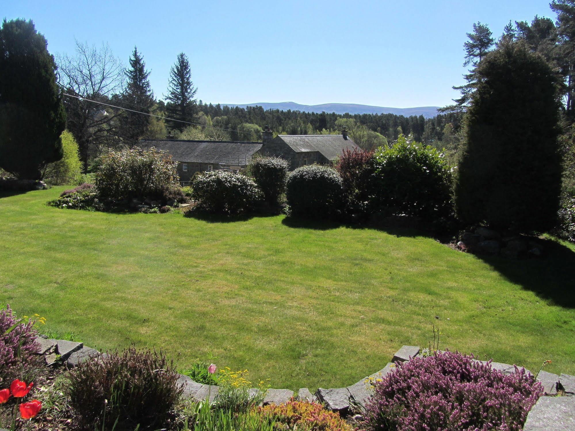 Rossmor Bed & Breakfast Grantown-on-Spey Eksteriør bilde